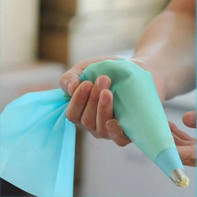 2018 Newest Hot 3 Sizes Cake Decorating Tool DIY Silicone Reusable Icing Piping Cream Pastry Bag
2018 Newest Hot 3 Sizes Cake Decorating Tool DIY Silicone Reusable Icing Piping Cream Pastry Bag