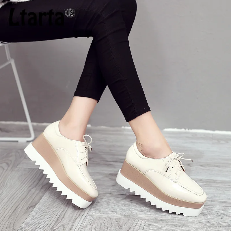 LTARTA Thick-soled Muffin Shoe Female Deep-mouth Square Head Lace Increased High-heeled Slope-heeled Single Shoes HZB-763-28
LTARTA Thick-soled Muffin Shoe Female Deep-mouth Square Head Lace Increased High-heeled Slope-heeled Single Shoes HZB-763-28