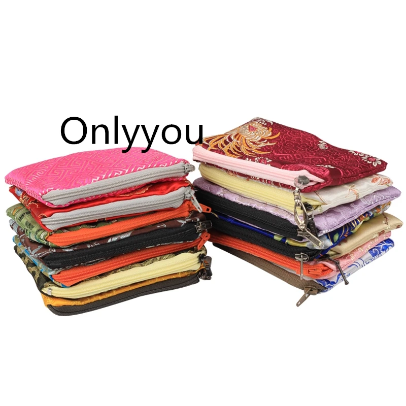 Fashion Chinese Silk Jewelry Pouch Zip Bags Small Coin Purse Party Favors Christmas Gift Card Holder Cloth Bag Packaging 3pcs 
Fashion Chinese Silk Jewelry Pouch Zip Bags Small Coin Purse Party Favors Christmas Gift Card Holder Cloth Bag Packaging 3pcs