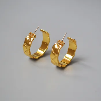 European and American fashion OL metal wind brass classic pattern personality set temperament Earrings
European and American fashion OL metal wind brass classic pattern personality set temperament Earrings