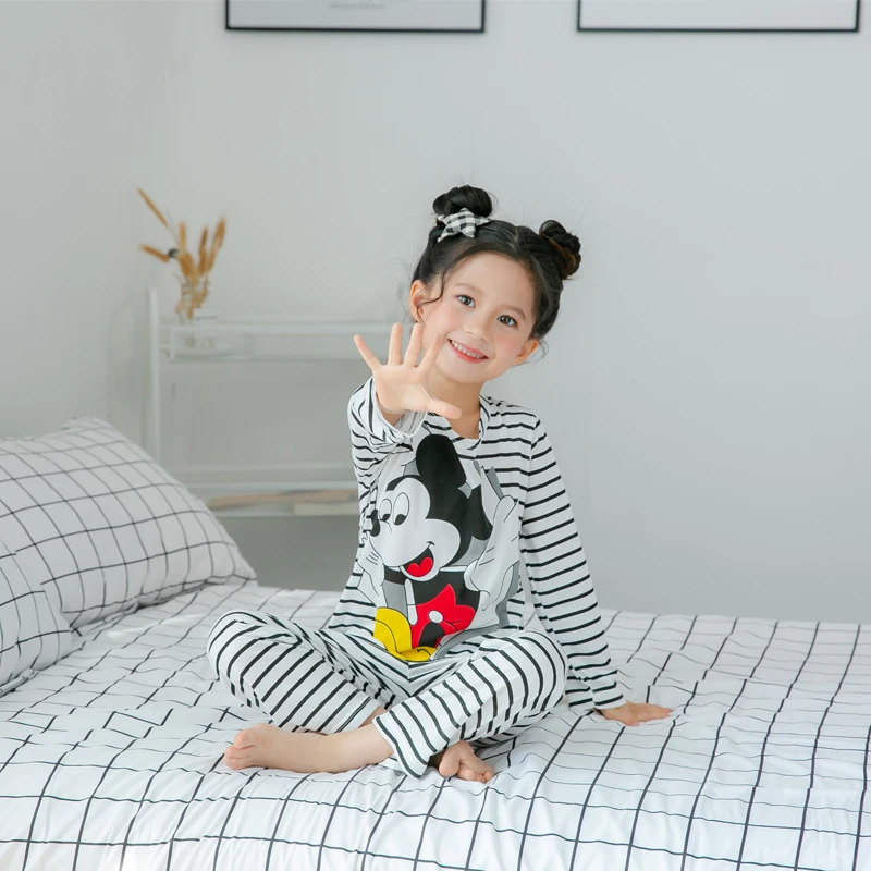 Children Pajamas New Top quality Autumn&Winter Baby Sleepwears Suits Lovely Girls Pyjamas boys Cartoon Pijamas Kids Clothing set
Children Pajamas New Top quality Autumn&Winter Baby Sleepwears Suits Lovely Girls Pyjamas boys Cartoon Pijamas Kids Clothing set