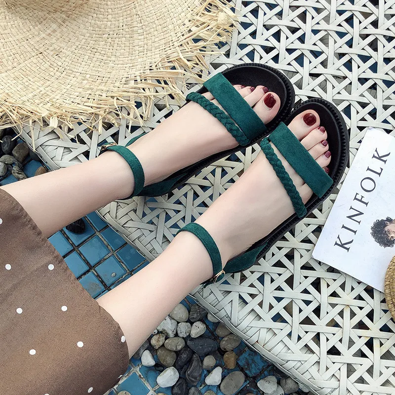 Summer new Korean version of suede fashion fish mouth platform sandals simple waterproof platform open toe sandals.
Summer new Korean version of suede fashion fish mouth platform sandals simple waterproof platform open toe sandals.