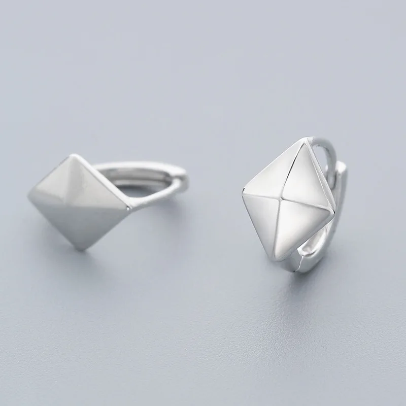 925 silver clasp contracted personality grain silver earrings female stud earrings eardrop a undertakes
925 silver clasp contracted personality grain silver earrings female stud earrings eardrop a undertakes