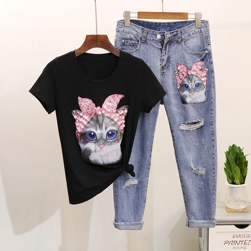 2019 Summer New 2 Piece Set Women Fashion Sequin Print Cat Short-sleeved T-shirt + Vintage Hole Jeans Set Ladies Two Piece Set
2019 Summer New 2 Piece Set Women Fashion Sequin Print Cat Short-sleeved T-shirt + Vintage Hole Jeans Set Ladies Two Piece Set