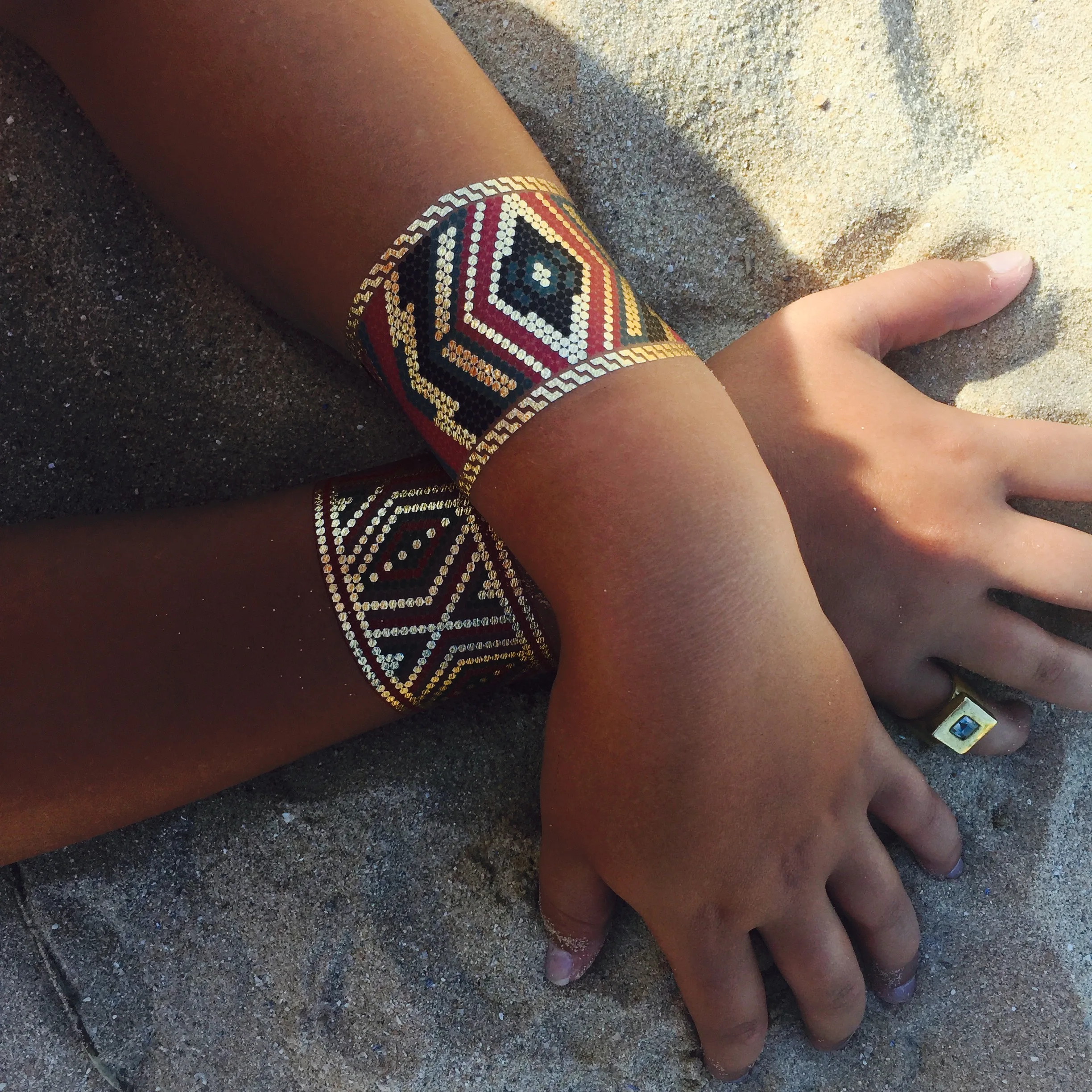 VT343/Latest Bracelet Tattoo in Gold Silver Body Temporary Metallic Fake Jewelry Tattoos Wrist Arm Bands Bling Boho Tattoo
VT343/Latest Bracelet Tattoo in Gold Silver Body Temporary Metallic Fake Jewelry Tattoos Wrist Arm Bands Bling Boho Tattoo