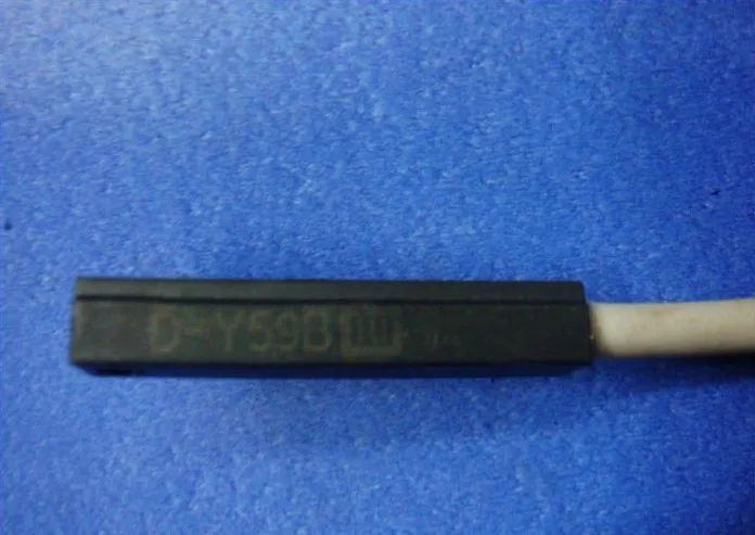 New original JAPAN D-Y59B DC/AC 5-120V Magnetic Reed Switch for Air Pneumatic Cylinder
New original JAPAN D-Y59B DC/AC 5-120V Magnetic Reed Switch for Air Pneumatic Cylinder