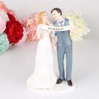 Wedding Cake Topper Retro and Nostalgic Romantic Groom Bride Marry Resin Figurine Wedding Cake Topper Wedding Decoration
Wedding Cake Topper Retro and Nostalgic Romantic Groom Bride Marry Resin Figurine Wedding Cake Topper Wedding Decoration