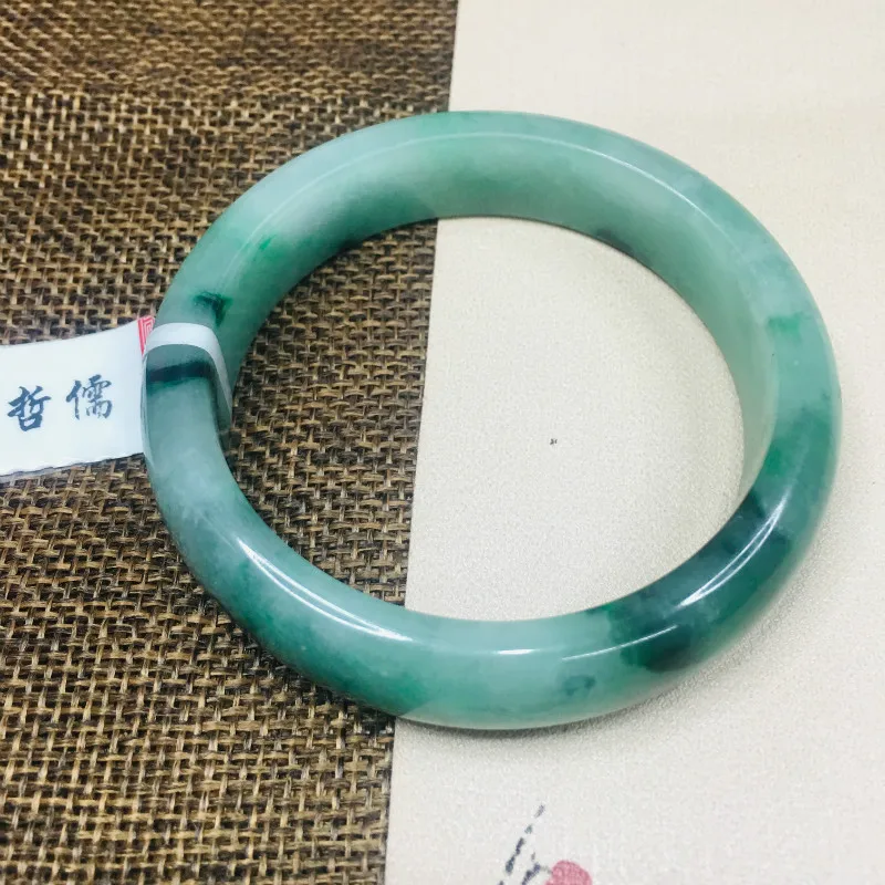 Zheru Jewelry Natural Jadeite Bracelet Natural Green Bicolor 54-62mm Female Gift A Class A National Certificate
Zheru Jewelry Natural Jadeite Bracelet Natural Green Bicolor 54-62mm Female Gift A Class A National Certificate