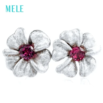 MELE Natural garnet silver earring, 10mm for earring size, lovely flower silver earring, good choice for birthday gift
MELE Natural garnet silver earring, 10mm for earring size, lovely flower silver earring, good choice for birthday gift