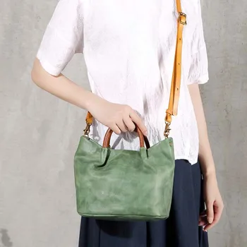 Original handmade leather mini retro small Top Handle Tote bag Messenger bag head cowhide tannage ladies Bucket handbag
Original handmade leather mini retro small Top Handle Tote bag Messenger bag head cowhide tannage ladies Bucket handbag