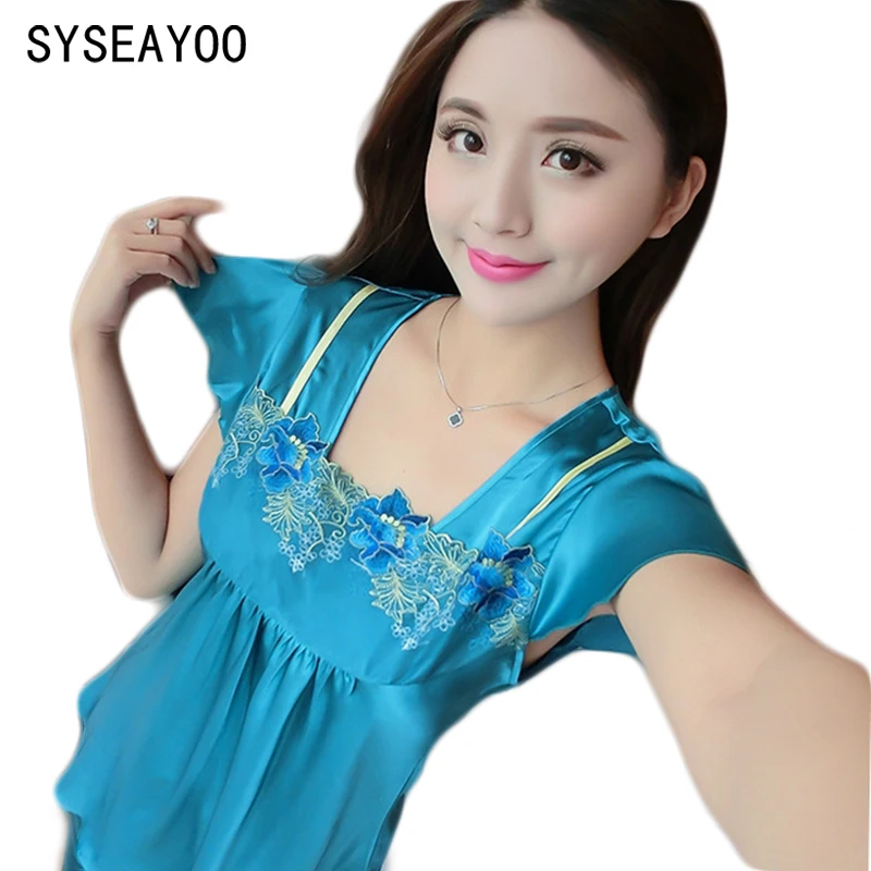 fancy spring-summer women's pajama suit with short-sleeve and calf-length pants with exquisite flowers patten and slash neck
fancy spring-summer women's pajama suit with short-sleeve and calf-length pants with exquisite flowers patten and slash neck