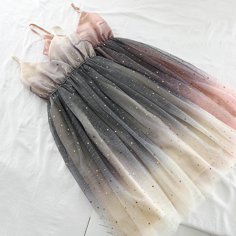 Mesh Gradient Sling Vintage Dress Chic Streetwear Loose Casual High Waist Stars Long Puff V Neck Party Maxi Retro Dress
Mesh Gradient Sling Vintage Dress Chic Streetwear Loose Casual High Waist Stars Long Puff V Neck Party Maxi Retro Dress