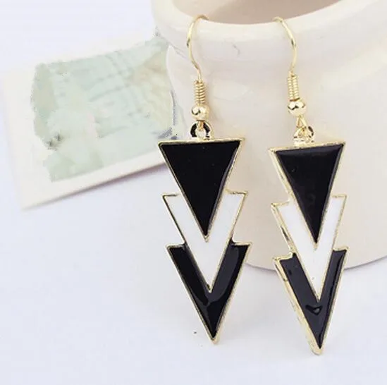 ea288 Europe Vintage exaggerated elegant earrings jewelry geometry triangle drop oil black and white fashion earrings
ea288 Europe Vintage exaggerated elegant earrings jewelry geometry triangle drop oil black and white fashion earrings