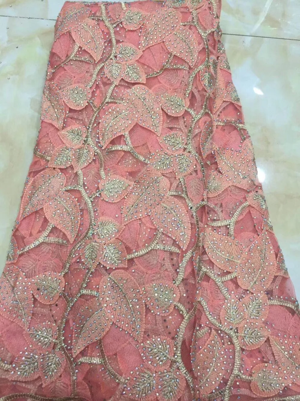 Middle transparent baby pink African Swiss voile lace original chiffon fabric with Heavy stone embroidery 5yard 2019 Healthy use
Middle transparent baby pink African Swiss voile lace original chiffon fabric with Heavy stone embroidery 5yard 2019 Healthy use