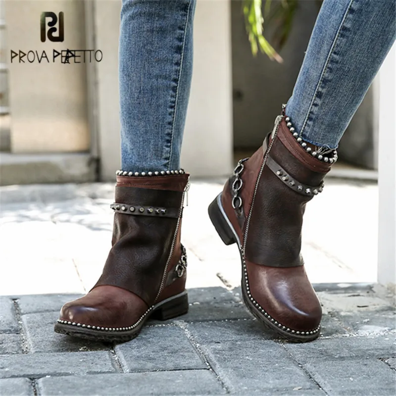 Prova Perfetto Genuine Leather Women Ankle Boots Rivets Studded Autumn Winter Flat Booties Chains Bota Feminina Riding Boots
Prova Perfetto Genuine Leather Women Ankle Boots Rivets Studded Autumn Winter Flat Booties Chains Bota Feminina Riding Boots