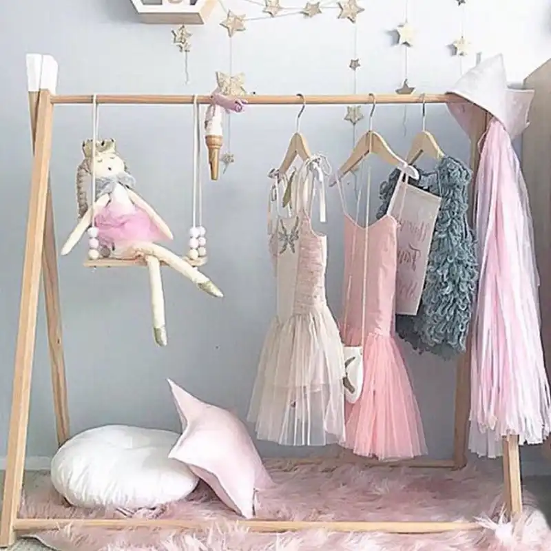 baby clothes standing hangers