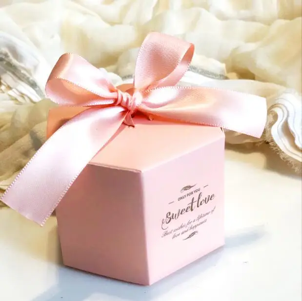 50Pcs Pink / Red / Blue Hexagonal Wedding Favors Candy Boxes Bomboniera Sachet Party Gift Box Giveaways Box Chcoolate Box
50Pcs Pink / Red / Blue Hexagonal Wedding Favors Candy Boxes Bomboniera Sachet Party Gift Box Giveaways Box Chcoolate Box