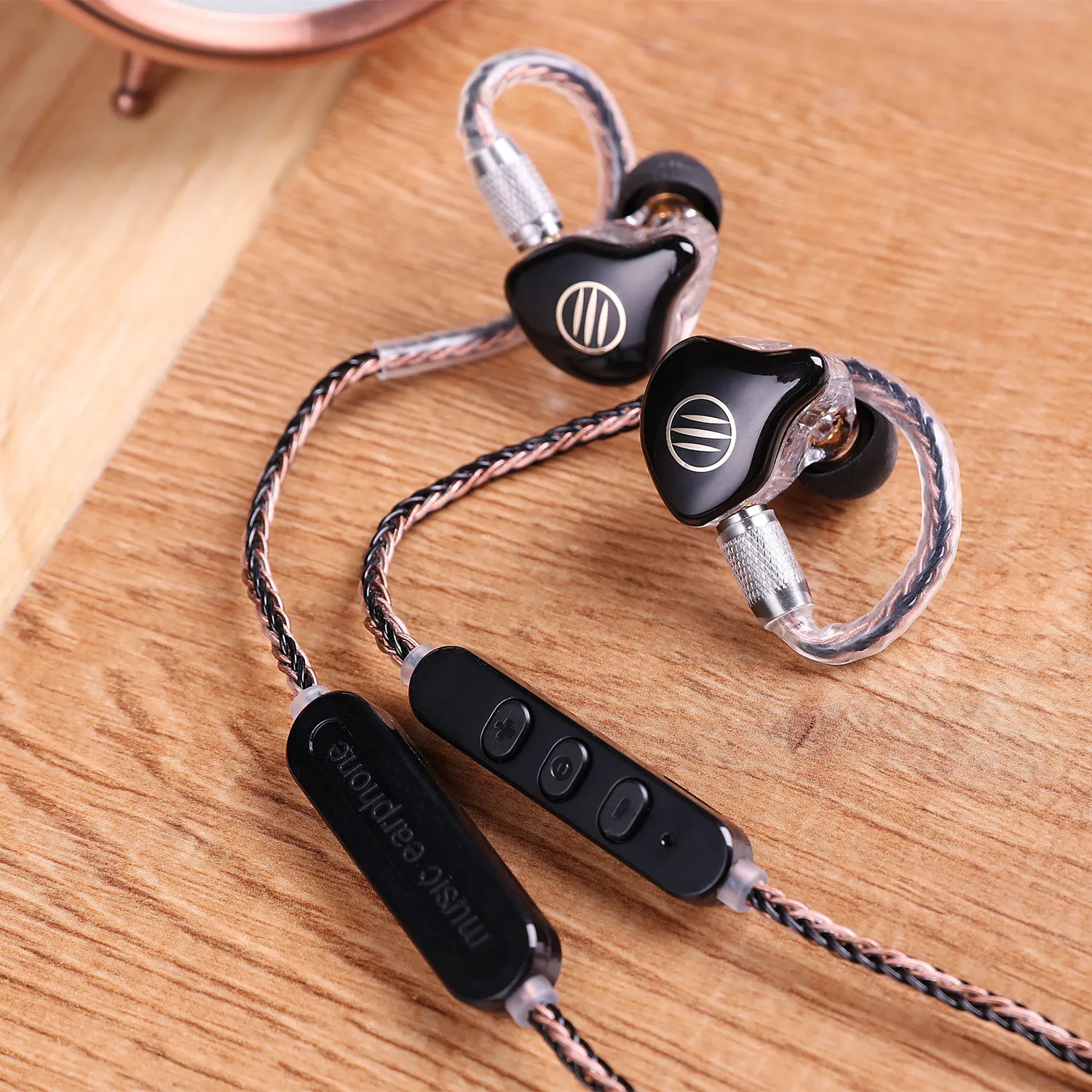 BGVP M1 APTX Bluetooth Module V4.1 Earphone Cable for MMCX Headsets BGVP DN1 DM5 DS1 Detachable Cable HiFi OCC Cable with Mic
BGVP M1 APTX Bluetooth Module V4.1 Earphone Cable for MMCX Headsets BGVP DN1 DM5 DS1 Detachable Cable HiFi OCC Cable with Mic