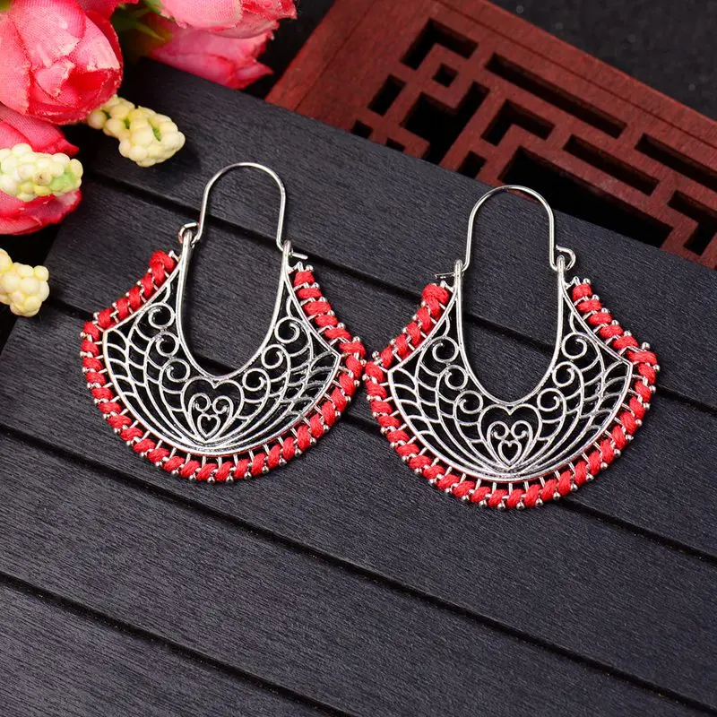 TopHanqi Bohemian Indian Jhumka Antique silver Metal Lay Earring Classic Caving Hollow Ethnic Earrings For Women Gypsy Jewelry
TopHanqi Bohemian Indian Jhumka Antique silver Metal Lay Earring Classic Caving Hollow Ethnic Earrings For Women Gypsy Jewelry