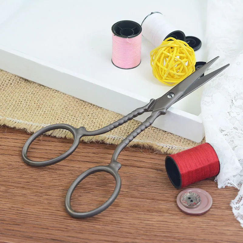 ZOTOONE ZAKKA Cross Stitch Retro Vintage Antique Fine Sewing Tailor Scissor Handicraft DIY Household Fabric Cut Trim Shear E
ZOTOONE ZAKKA Cross Stitch Retro Vintage Antique Fine Sewing Tailor Scissor Handicraft DIY Household Fabric Cut Trim Shear E