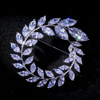 Vintage Crystal Brooches Pins Clear Rhinestone Brooch Wedding Bridesmaid Leaves Wreath Pin Dress Jewelry Broach for Women
Vintage Crystal Brooches Pins Clear Rhinestone Brooch Wedding Bridesmaid Leaves Wreath Pin Dress Jewelry Broach for Women