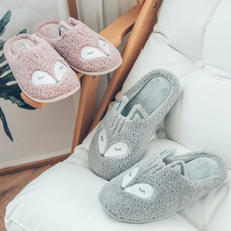 Winter cartoon fox home slippers women shoes warm cotton pantufa lovers soft sole terlik embroidered men women slippers room
Winter cartoon fox home slippers women shoes warm cotton pantufa lovers soft sole terlik embroidered men women slippers room
