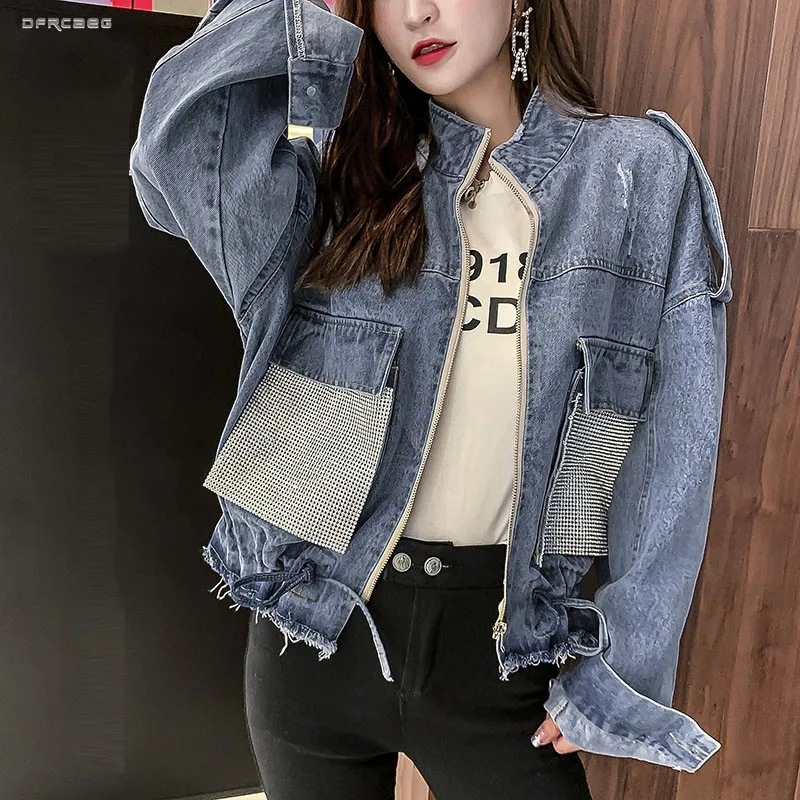 Patchwork Bright Drill Basic Women Jeans Jacket With Pocket 2019 Autumn Long Sleeve Oversized Denim Coat Vintage Outwear Female
Patchwork Bright Drill Basic Women Jeans Jacket With Pocket 2019 Autumn Long Sleeve Oversized Denim Coat Vintage Outwear Female