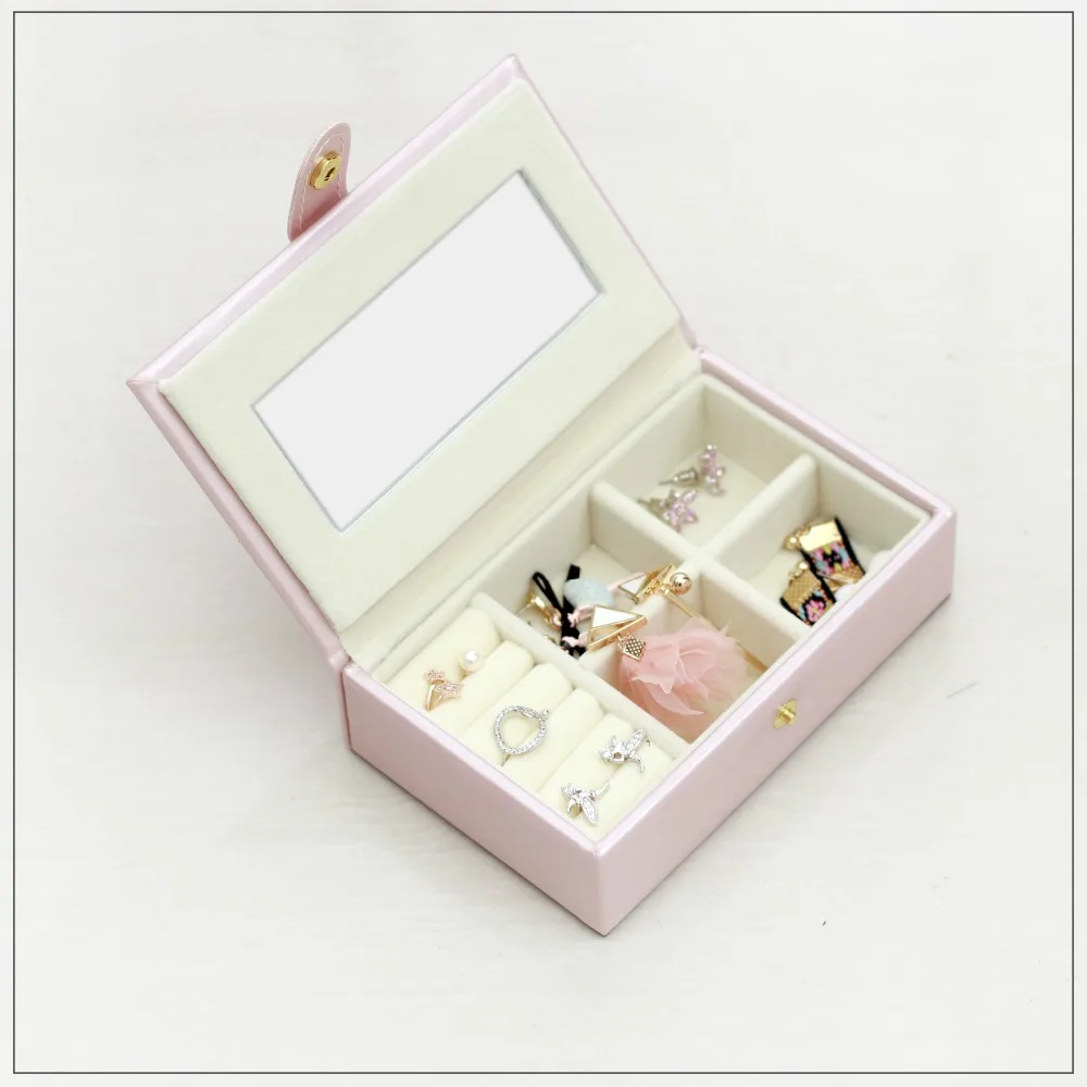 MIni Portable PUJewelry Box Women Double Layer Travel Jewel Case European Ladies Bracelet Jewelry Displayer Wedding Bride Gift
MIni Portable PUJewelry Box Women Double Layer Travel Jewel Case European Ladies Bracelet Jewelry Displayer Wedding Bride Gift