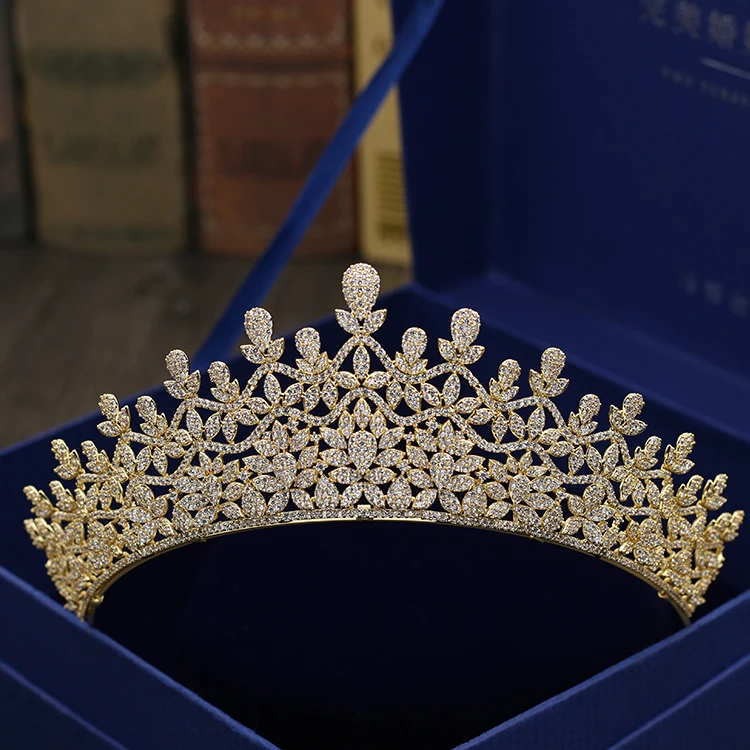 New Fashion luxury crystal flowers CZ zircon golden crown wedding bride banquet dressing jewelry Beauty tiaras free shipping
New Fashion luxury crystal flowers CZ zircon golden crown wedding bride banquet dressing jewelry Beauty tiaras free shipping
