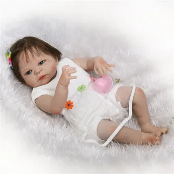 Boneca Reborn girl baby dolls 55cm full silicone reborn baby doll toys gift bebe realistic reborn corpo de silicone inteiro NPK
Boneca Reborn girl baby dolls 55cm full silicone reborn baby doll toys gift bebe realistic reborn corpo de silicone inteiro NPK