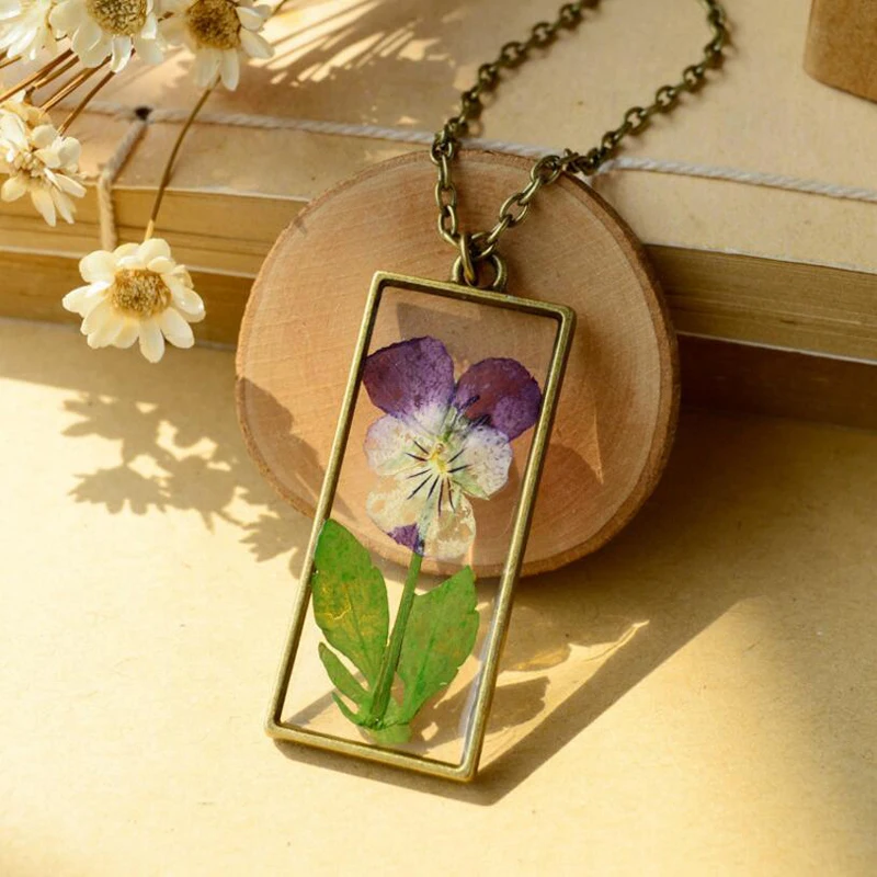 Handmade Dried Flower Necklace Time Dome Glass Pendant Bronze Chain Boho Square Long Statement Flower Necklaces Summer Jewelry
Handmade Dried Flower Necklace Time Dome Glass Pendant Bronze Chain Boho Square Long Statement Flower Necklaces Summer Jewelry