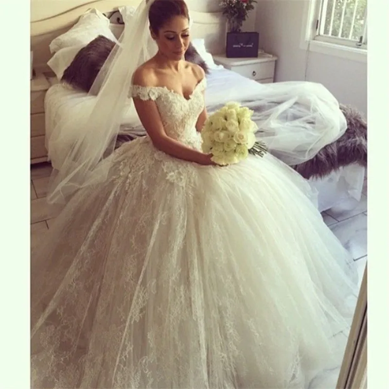 Vintage Lace Ball Gown Wedding Dress China Country Western Bridal Wedding Gown Vestido de Noiva Casamento robe de mariage
Vintage Lace Ball Gown Wedding Dress China Country Western Bridal Wedding Gown Vestido de Noiva Casamento robe de mariage