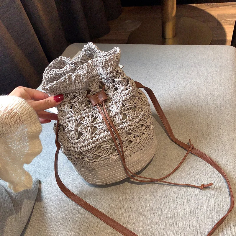 Fashion Hollow Women Bucket Bag Rattan Basket Bag Casual Straw Bag Wicker Woven Shoulder Crossbody Bags Small Summer Beach Purse
Fashion Hollow Women Bucket Bag Rattan Basket Bag Casual Straw Bag Wicker Woven Shoulder Crossbody Bags Small Summer Beach Purse