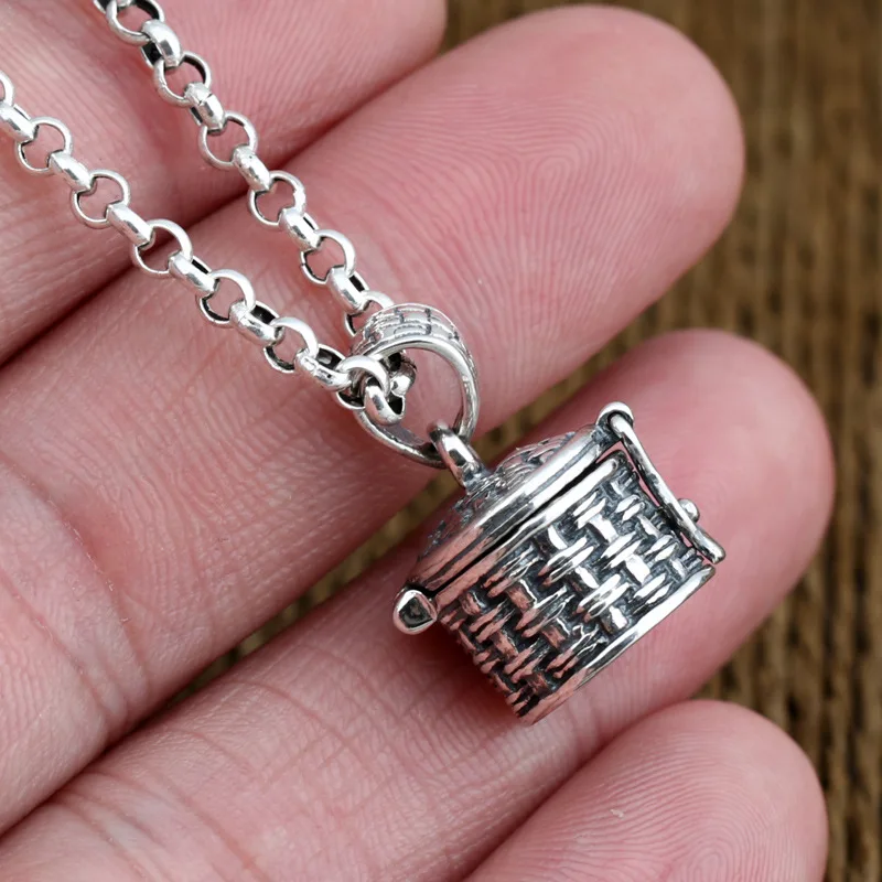 Genuine 925 Sterling Silver Jewelry Woven Rattan Cylinder Box Pendant Openable Vintage Thai Silver Floating Locket Men Women 
Genuine 925 Sterling Silver Jewelry Woven Rattan Cylinder Box Pendant Openable Vintage Thai Silver Floating Locket Men Women