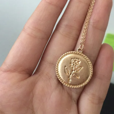 Gold Alloy Round Pendant Necklace for Women Simple Female Long Chain Coin Necklace Rose Flower Collier 2019
Gold Alloy Round Pendant Necklace for Women Simple Female Long Chain Coin Necklace Rose Flower Collier 2019