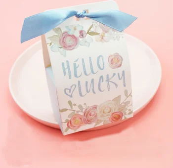 50Pcs European Style Romantic Pink / Blue Hellow Lucky Floral Wedding Favors Candy Boxes Bomboniera Party Gift Box With Ribbons
50Pcs European Style Romantic Pink / Blue Hellow Lucky Floral Wedding Favors Candy Boxes Bomboniera Party Gift Box With Ribbons