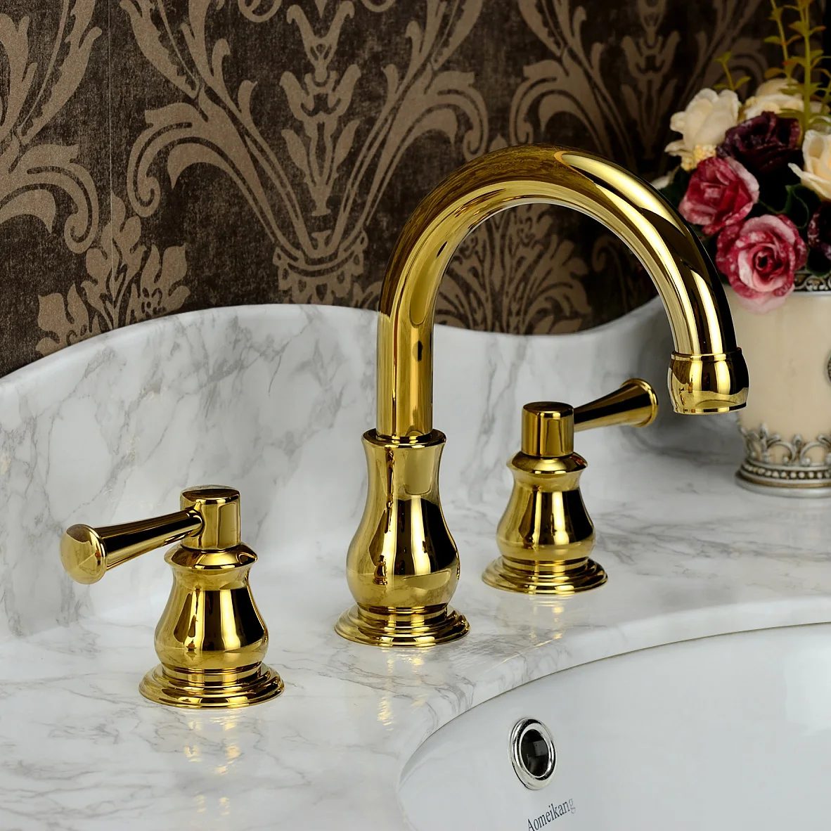 Antique Bronze Faucet three 8 inch basin European cold and hot water tap copper retro elegant bathroom cabinet
Antique Bronze Faucet three 8 inch basin European cold and hot water tap copper retro elegant bathroom cabinet