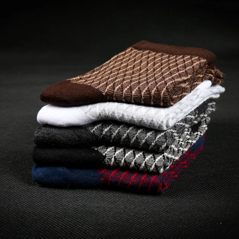 PEONFLY High quality cotton Gentleman Business socks for men meia socks brand calcetines 5pairs/lot
PEONFLY High quality cotton Gentleman Business socks for men meia socks brand calcetines 5pairs/lot