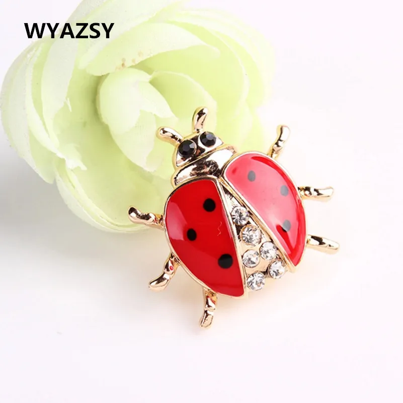 High Quality Manual Drops Of Oil Insect Brooch Fashionable Ladybug Alloy Insert Drill Brooch Red Enamel Jewelry Free Shipping
High Quality Manual Drops Of Oil Insect Brooch Fashionable Ladybug Alloy Insert Drill Brooch Red Enamel Jewelry Free Shipping