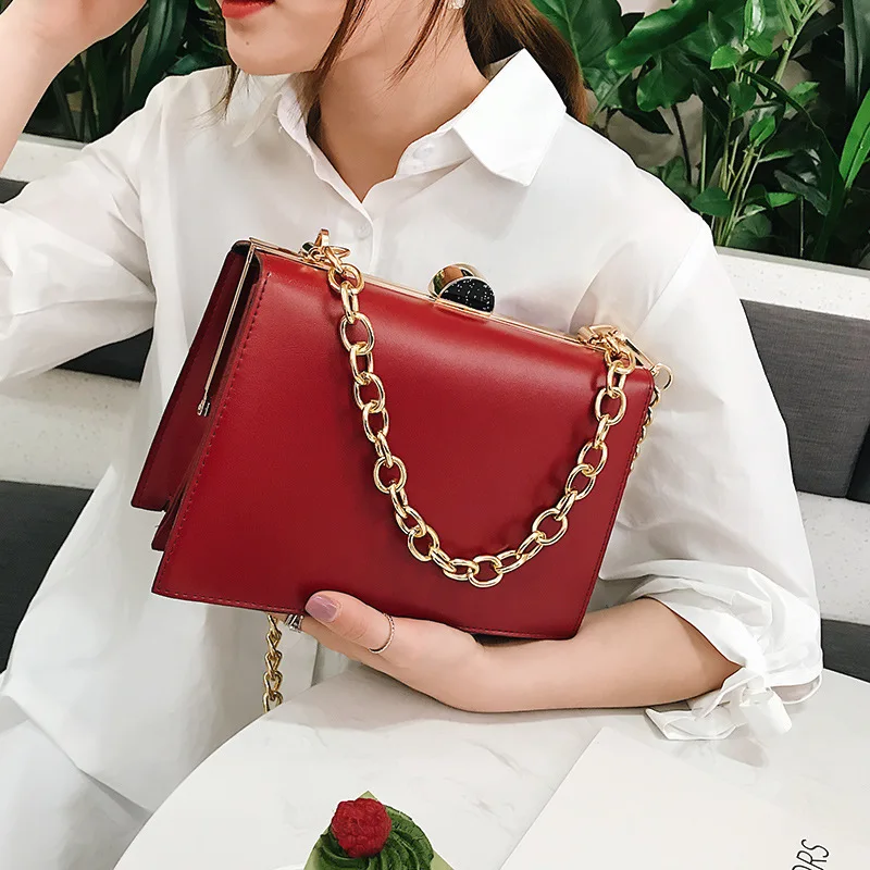 Female Crossbody Bag For Women 2019 High Quality PU Leather Luxury Handbag Designer Sac Main Ladies Chain Shoulder Messenger Bag 
Female Crossbody Bag For Women 2019 High Quality PU Leather Luxury Handbag Designer Sac Main Ladies Chain Shoulder Messenger Bag