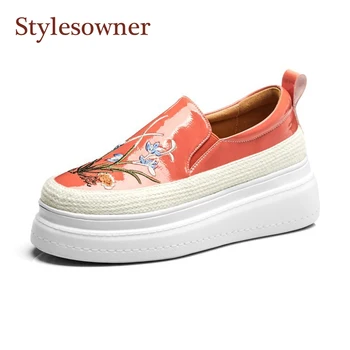 Stylesowner 2019 Spring Patent Leather Thick Bottom Shoes Real Leather Flower Embroidery Slip on Shoe Zapotos Mujer
Stylesowner 2019 Spring Patent Leather Thick Bottom Shoes Real Leather Flower Embroidery Slip on Shoe Zapotos Mujer
