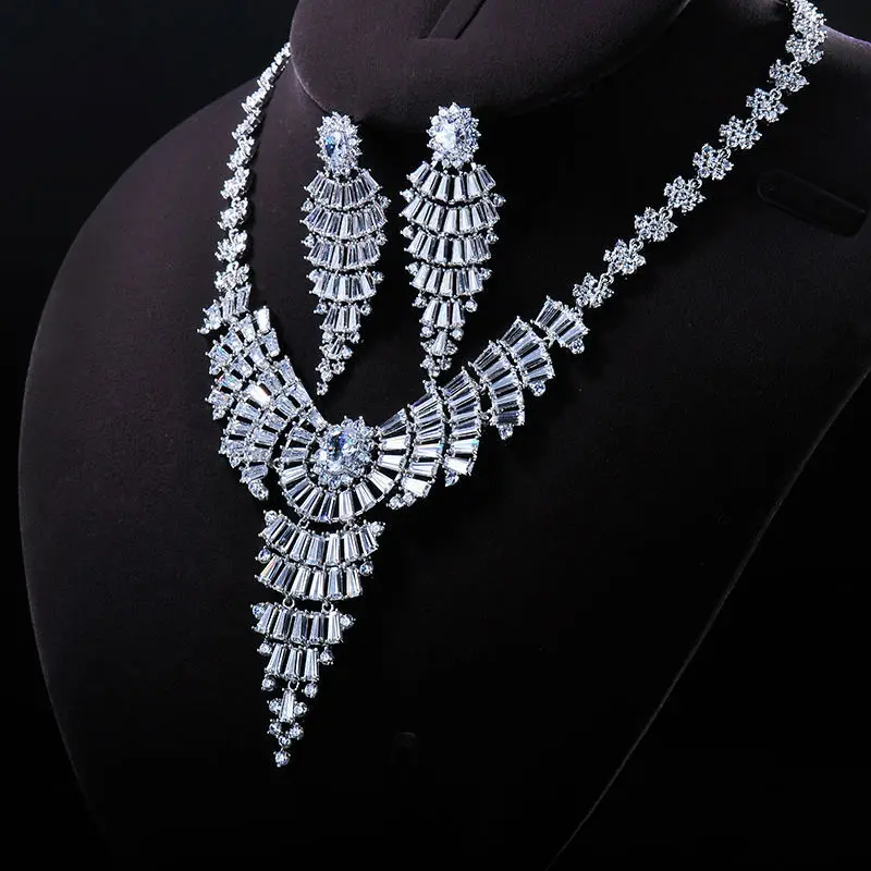 YAN MEI 2016 New Silver Color Crystal Lamp Drop Earrings and Necklace charms Jewelry Sets GLN0113-5683
YAN MEI 2016 New Silver Color Crystal Lamp Drop Earrings and Necklace charms Jewelry Sets GLN0113-5683