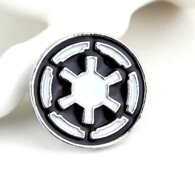 Hot Sale fashion Star Wars Universe Brooch Jewelry Cabochon Pins Star Wars Darth Vader Rebel Falcon Brooch Falcon Brooch Gift
Hot Sale fashion Star Wars Universe Brooch Jewelry Cabochon Pins Star Wars Darth Vader Rebel Falcon Brooch Falcon Brooch Gift