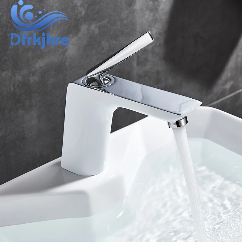 Basin Faucets Elegant Bathroom Faucet Hot and Cold Water Basin Mixer Tap Chrome Finish Brass Toilet Sink Water Crane
Basin Faucets Elegant Bathroom Faucet Hot and Cold Water Basin Mixer Tap Chrome Finish Brass Toilet Sink Water Crane