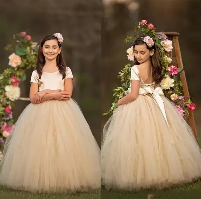 2019 New Champagne Puffy Tulle Flower Girls Dresses Short Sleeves O Neck Little Princess Birthday Party Dress Christmas Gown
2019 New Champagne Puffy Tulle Flower Girls Dresses Short Sleeves O Neck Little Princess Birthday Party Dress Christmas Gown