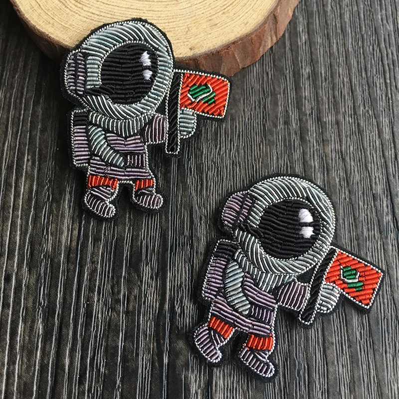 Hand-embroidered badges Unisex clothing accessories Brooches pin cute creative Indian silk