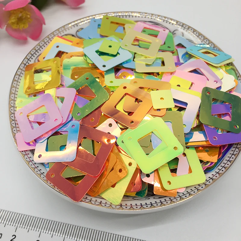 LNHOME 50g/lot 17mm Two Size Square Sequins Mix Colors For Crafts Sewing DIY Garment Accessories
LNHOME 50g/lot 17mm Two Size Square Sequins Mix Colors For Crafts Sewing DIY Garment Accessories