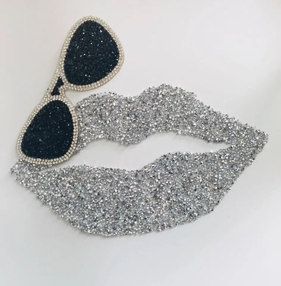2018 New 1Pcs Fun Rhinestones Sunglasses lips Embroidered Patch Iron on Sewing Crystal Applique For Jeans Clothing Decorations
2018 New 1Pcs Fun Rhinestones Sunglasses lips Embroidered Patch Iron on Sewing Crystal Applique For Jeans Clothing Decorations