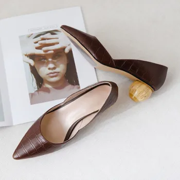 GPOKHDS 2019 women Pumps soft Cow leather autumn spring slip on Rome style brown color pointed toe high heels pumps size 34-40
GPOKHDS 2019 women Pumps soft Cow leather autumn spring slip on Rome style brown color pointed toe high heels pumps size 34-40
