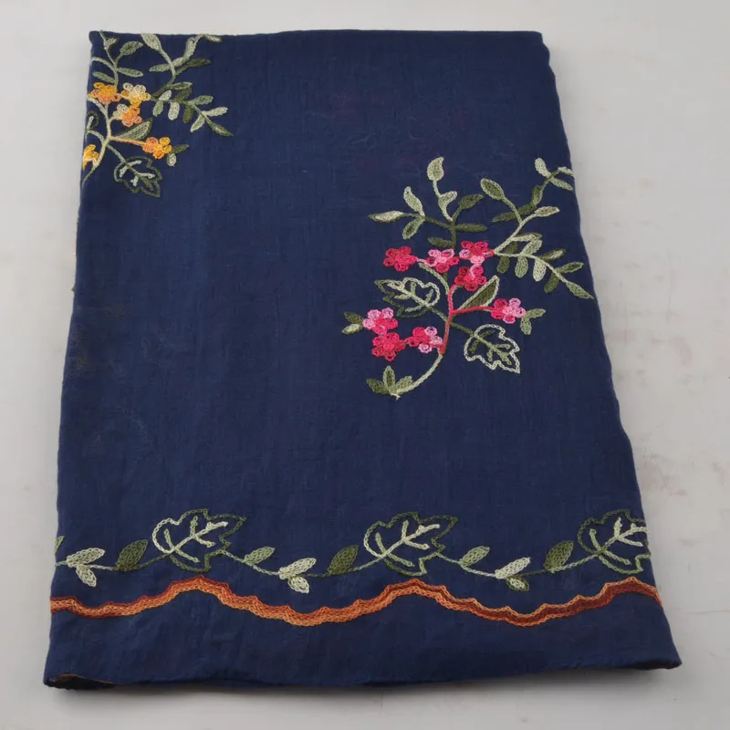 Winter scarves for women solid color Cotton embroidery floral luxury travel scarf shawl,head scarf wrap bandana musulman femme
Winter scarves for women solid color Cotton embroidery floral luxury travel scarf shawl,head scarf wrap bandana musulman femme